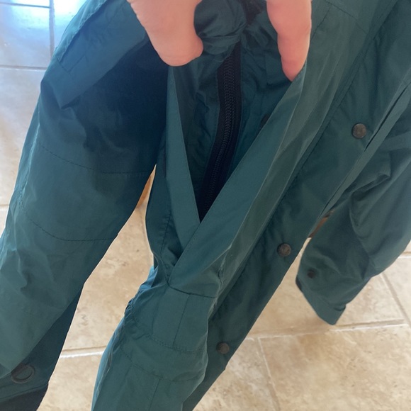 The North Face - Women’s Shell Rain/Windbreaker Jacket - Picture 3 of 5
